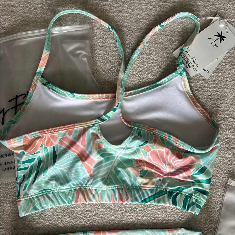 NWT Kenny Flowers biker shorts and top two piece set.  Size M - Picture 8 of 9